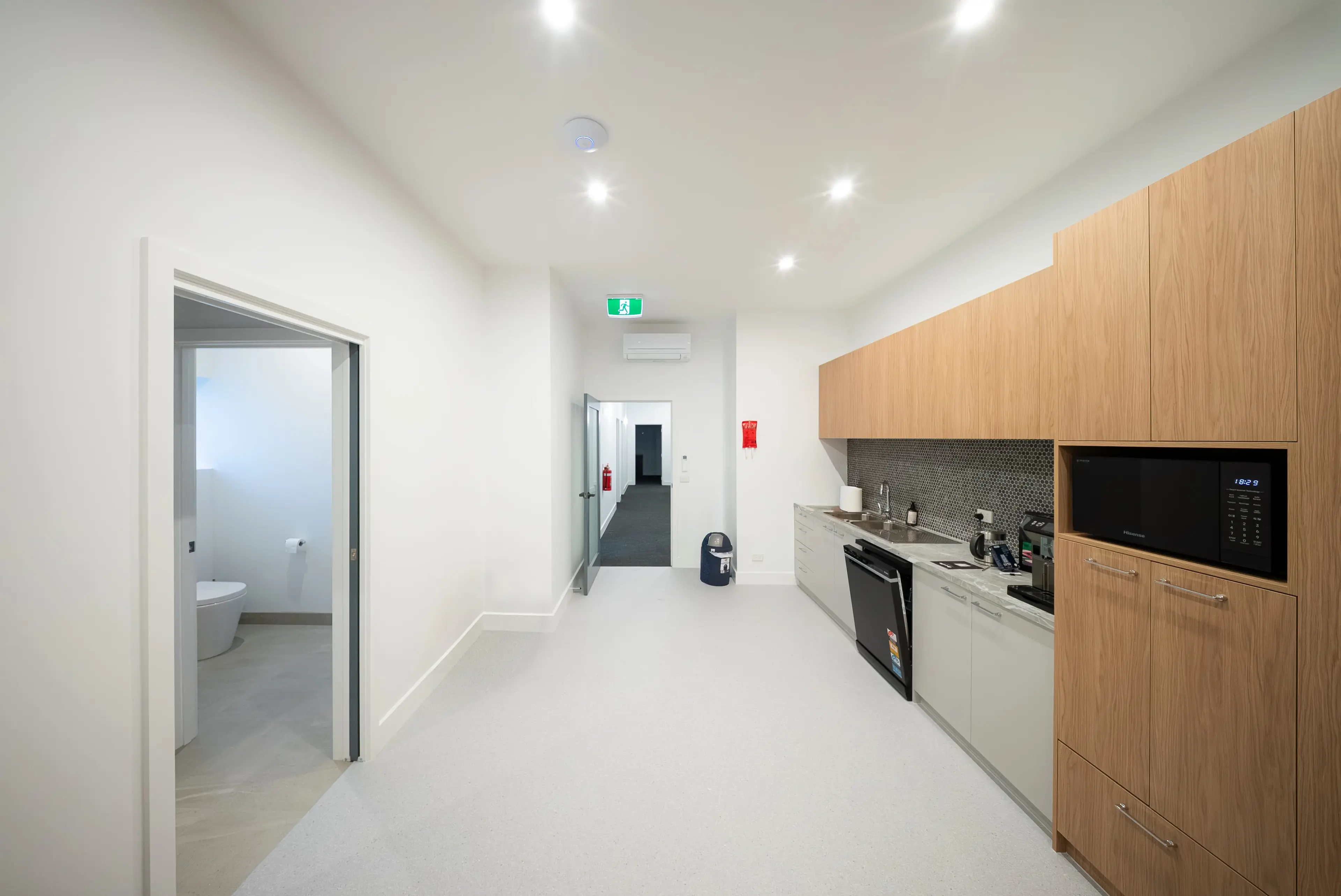 255 Pakington Street, image 8