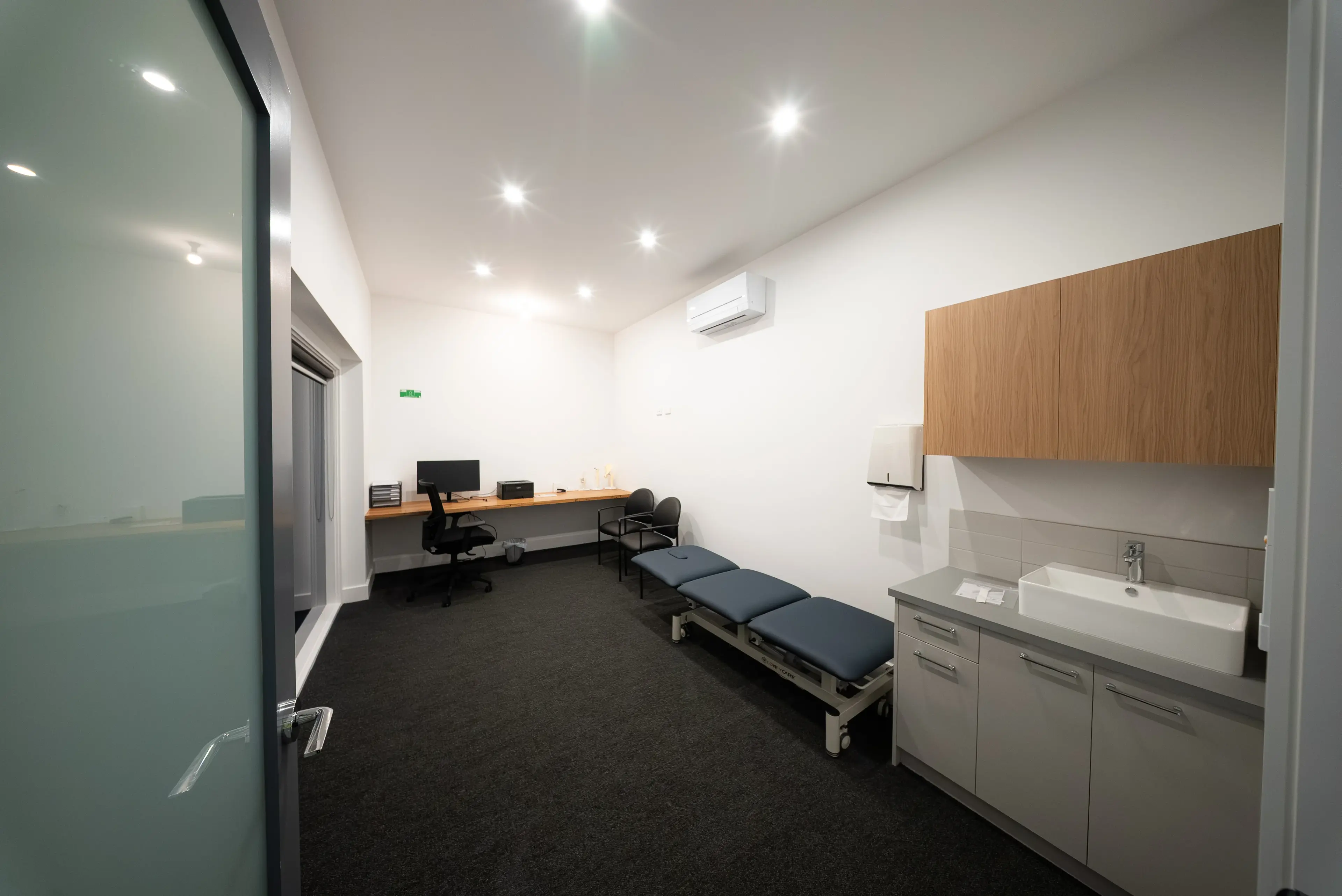 255 Pakington Street, image 11