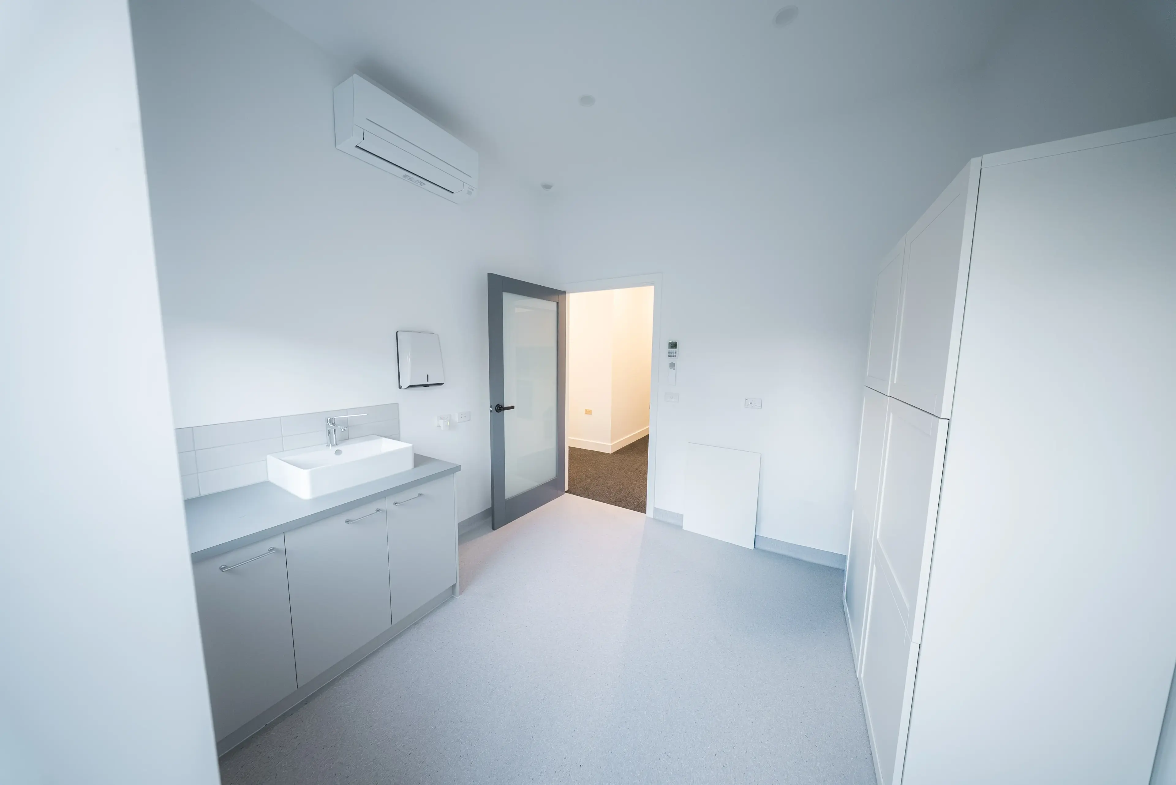 255 Pakington Street, image 13